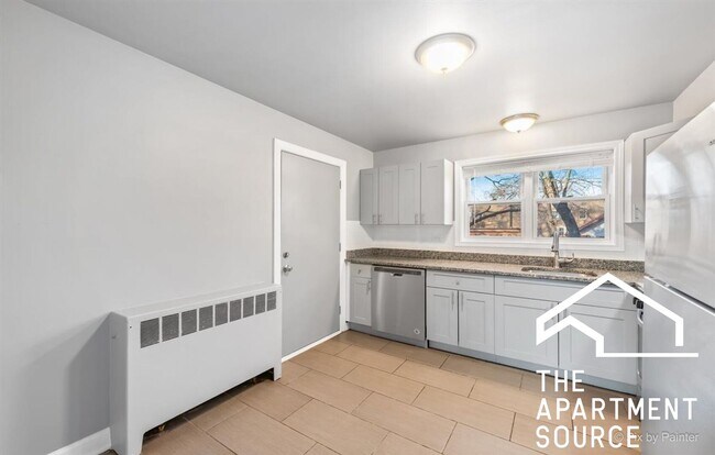 Building Photo - 7439 N Winchester Ave