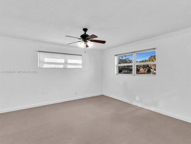 Building Photo - 4416 SW 35th Ave