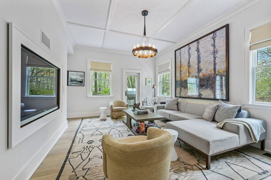 Building Photo - 118 Water Mill Towd Rd