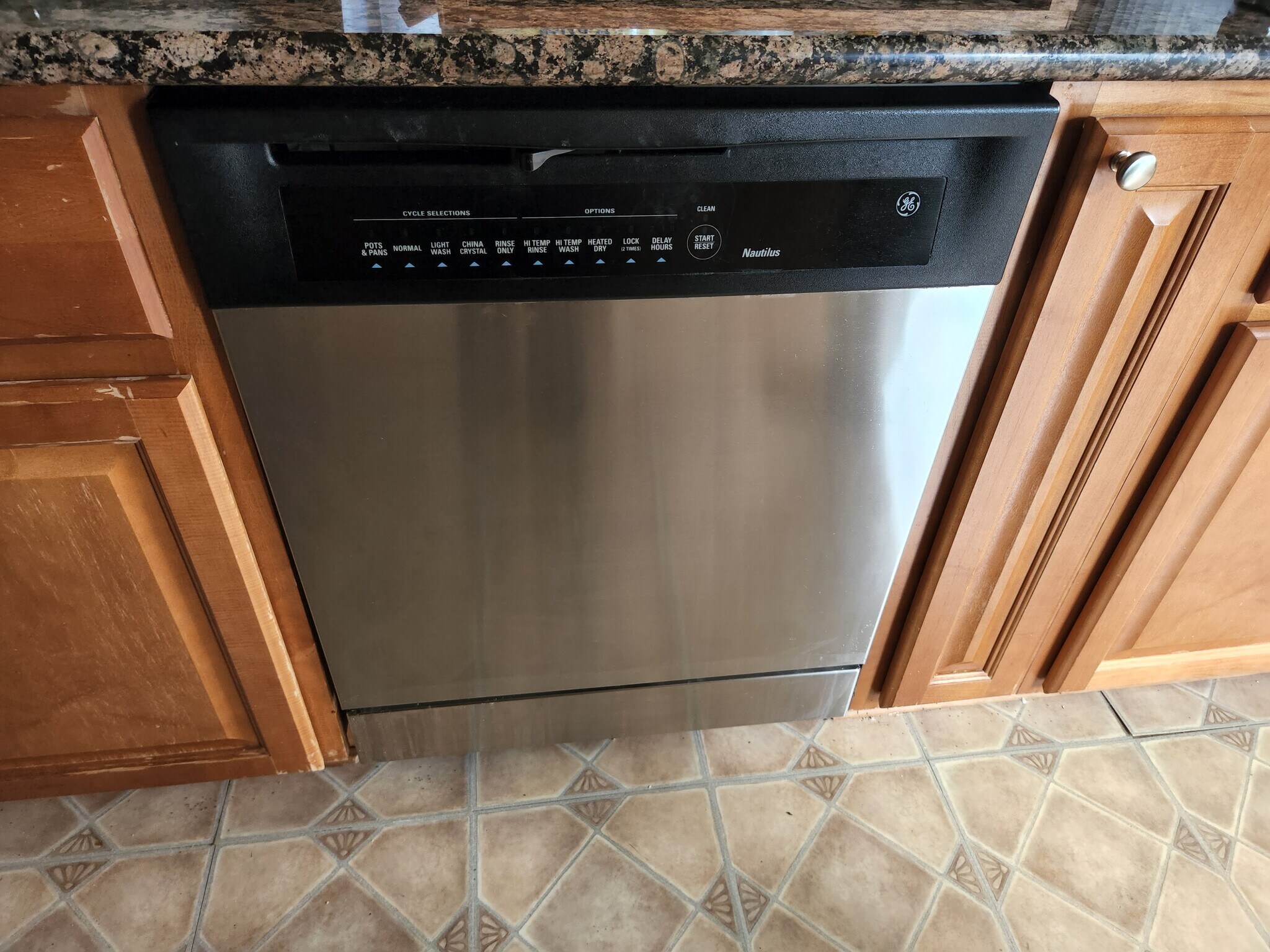 Building Photo - 188 Grove Ave