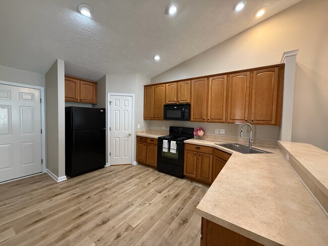 Building Photo - Black Hills Dr.