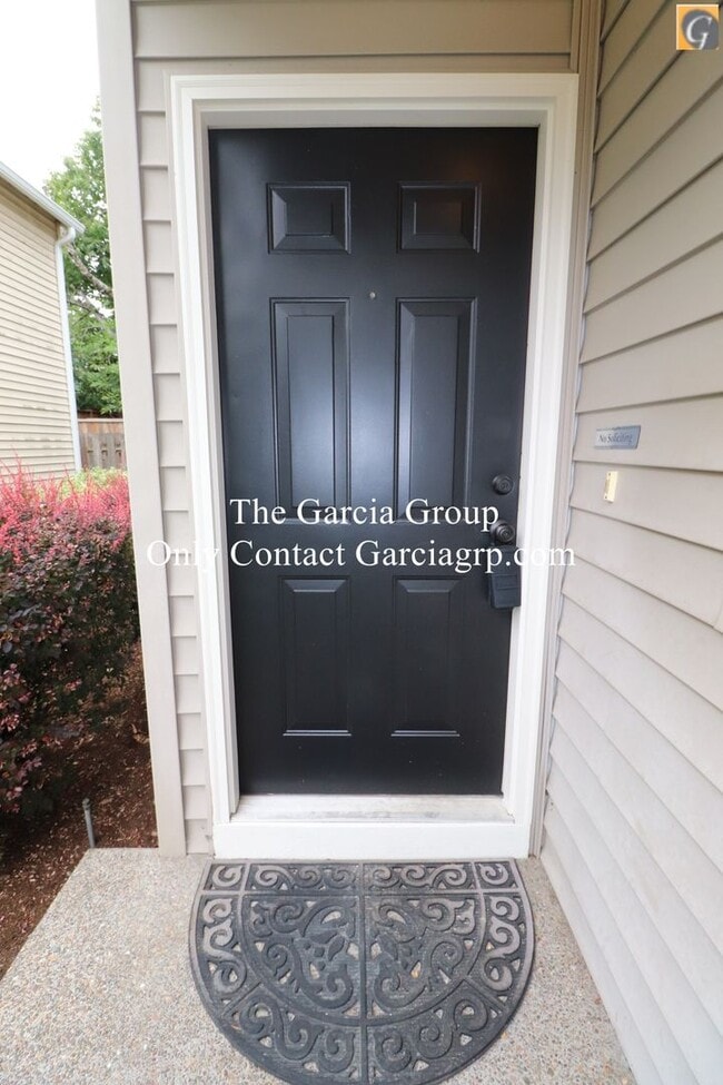 Building Photo - Great 4 bedroom 2.5 bathroom Single Family...