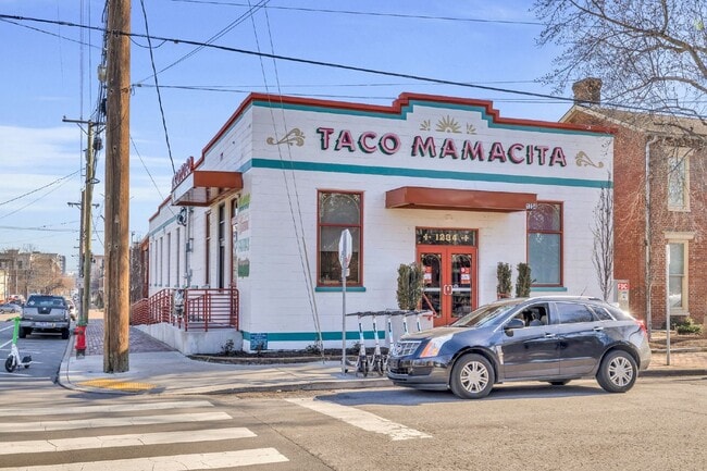 Building Photo - Spacious 4-Bed Gem in Nashville: 2360 sq f...