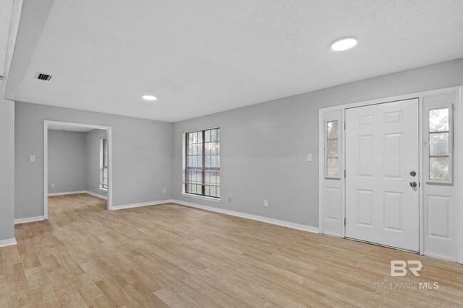 Building Photo - 18618 Twin Beech Rd S