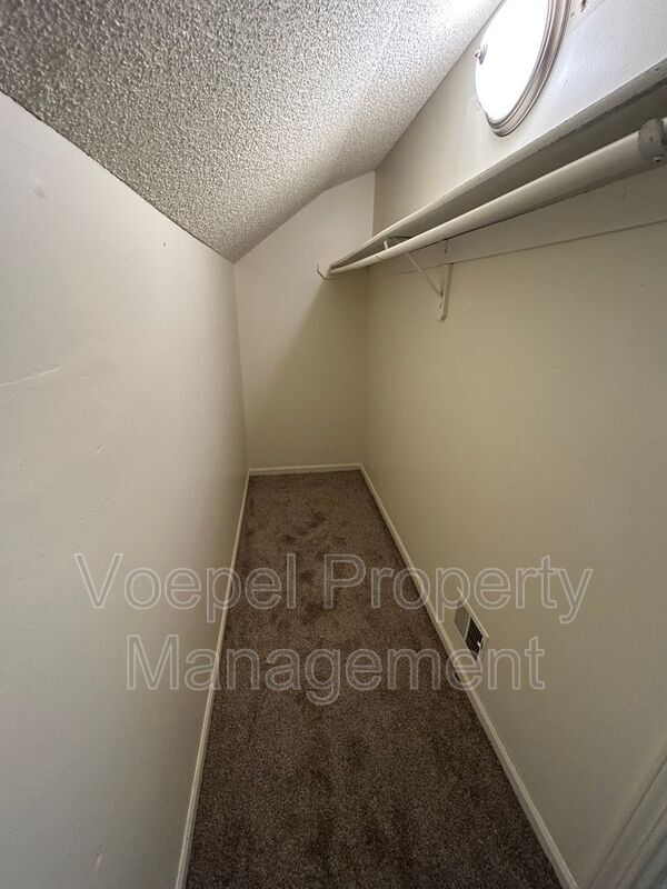 Building Photo - 10103 E 67th St