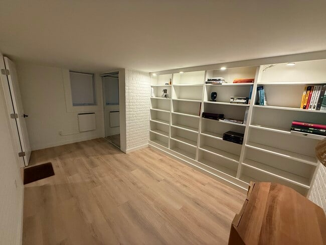 Building Photo - 204 Datura Dr