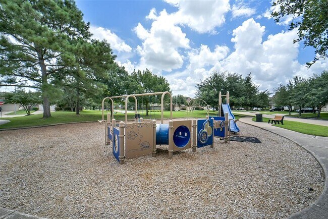 Building Photo - 16815 Violet Trace Ct
