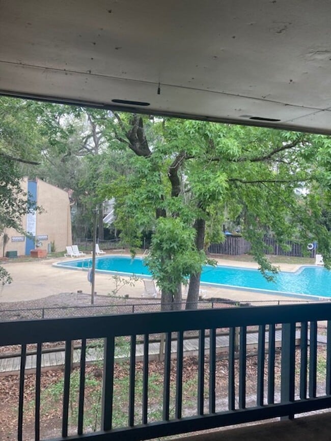 Building Photo - Spacious 1,226 SF Unit - 2 bd / 2 ba near UF - Brandywine Condos