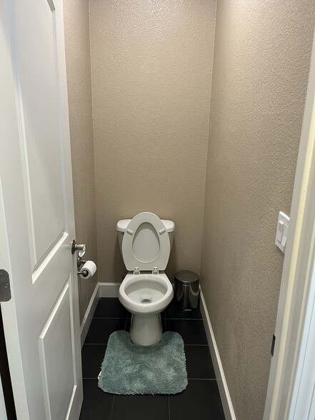 Building Photo - 590 Selby Ln