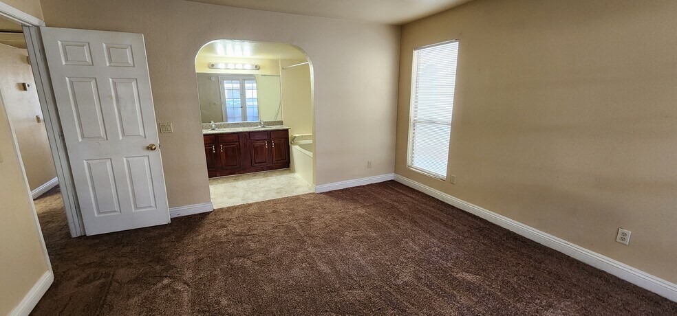 Building Photo - 1212 Bass Dr