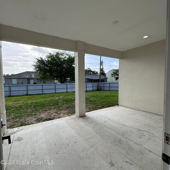 Building Photo - 971 Granata Ave