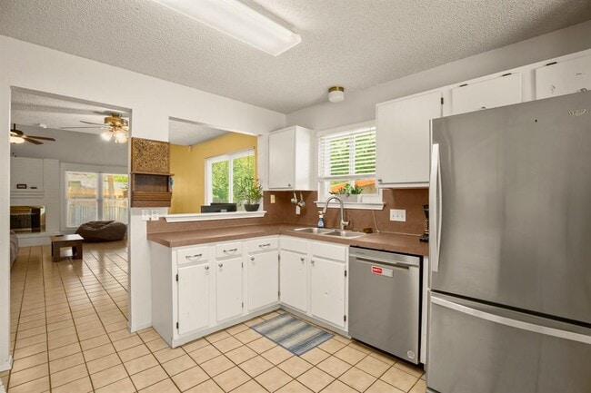 Building Photo - 2810 Goldbridge Dr