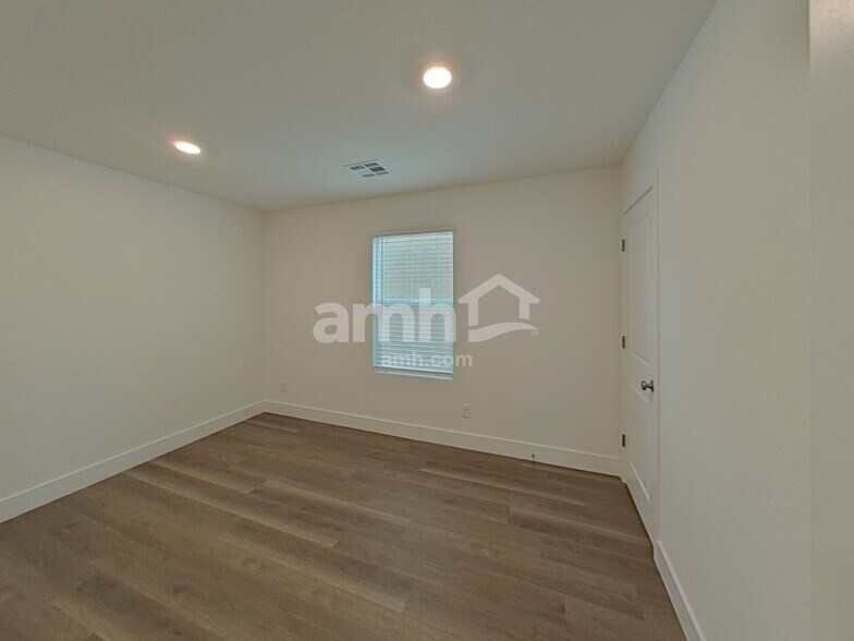 Building Photo - 5855 Fly Fisher St