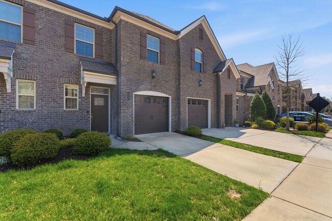Building Photo - Murfreesboro Townhome