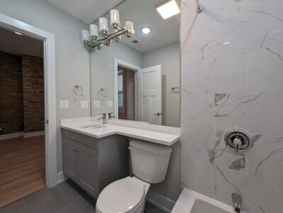 Building Photo - 421 W Belden