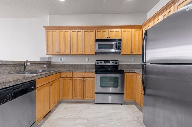 Building Photo - 929 SE Marion St