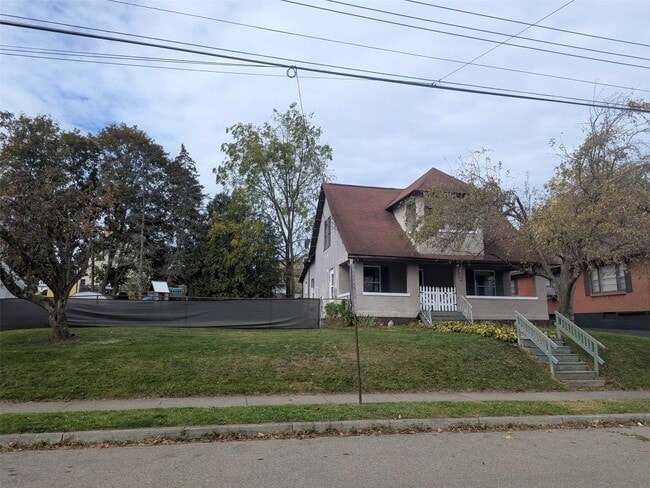 Primary Photo - 309 Squires Ave