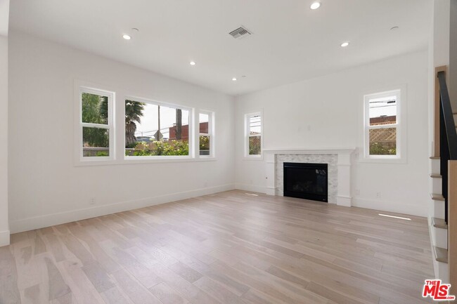 Building Photo - 12470 Lucile St