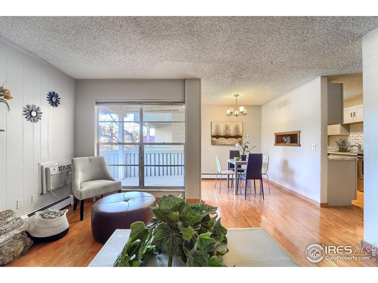 Living area - 3035 Oneal Pkwy