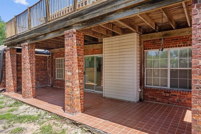 Building Photo - 201 Covala Dr