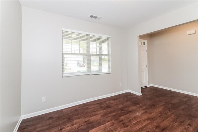 Building Photo - 315 Heritage Club Cir