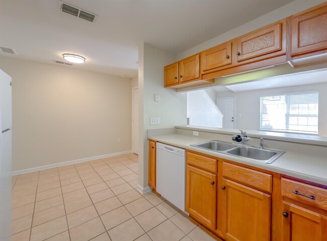 Building Photo - 4434 Gearhart Rd