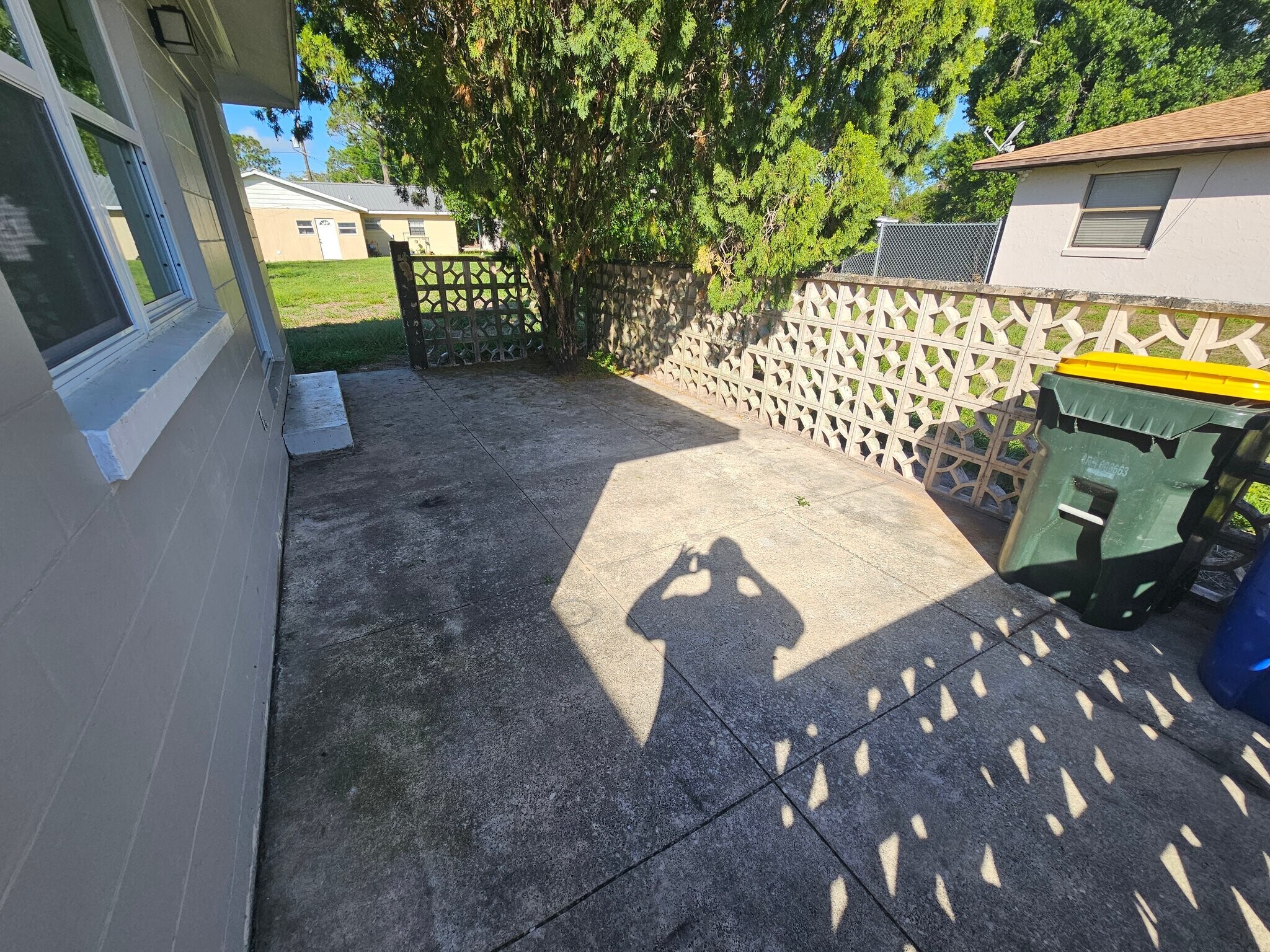 Building Photo - 4719 Manatee Dr