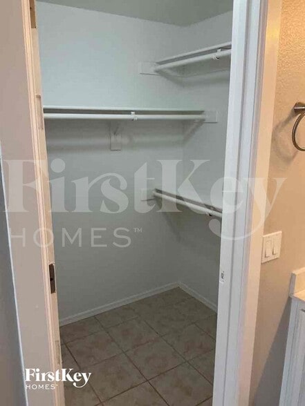 Building Photo - 235 N 22nd Pl