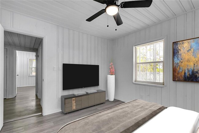 Building Photo - 2701 N Fremont Ave