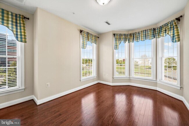 Building Photo - 4700 Water Park Dr