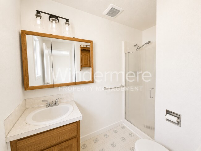 Building Photo - **Beautifully Updated 3-Bedroom Home in the Lake Symington Community**