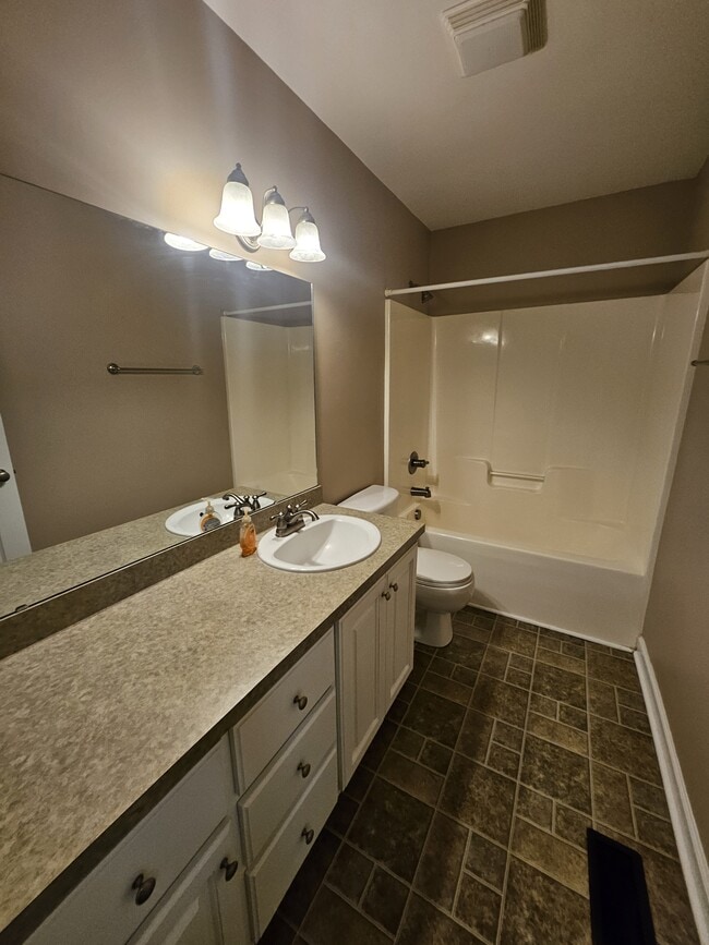Building Photo - 203 Towbridge Ln