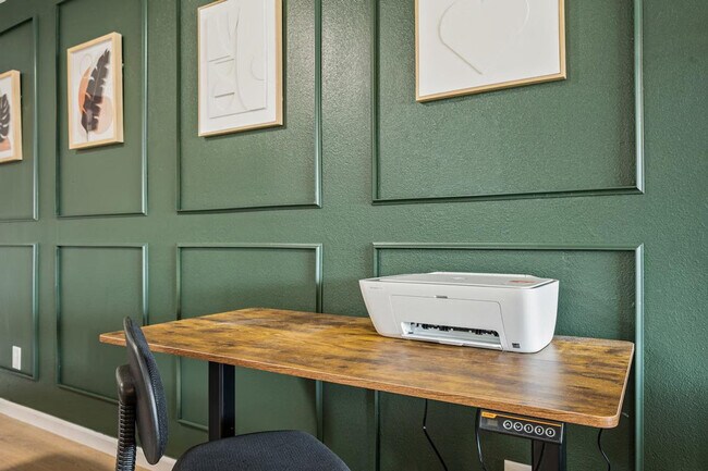 Building Photo - 4102 W Virginia Ave