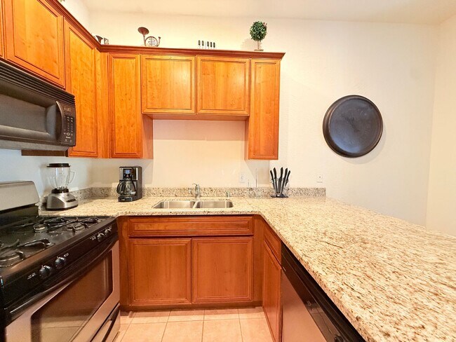 Building Photo - COMING SOON!! 1 Bedroom 1 Bathroom Condo in Casitas Las Rosas in La Quinta