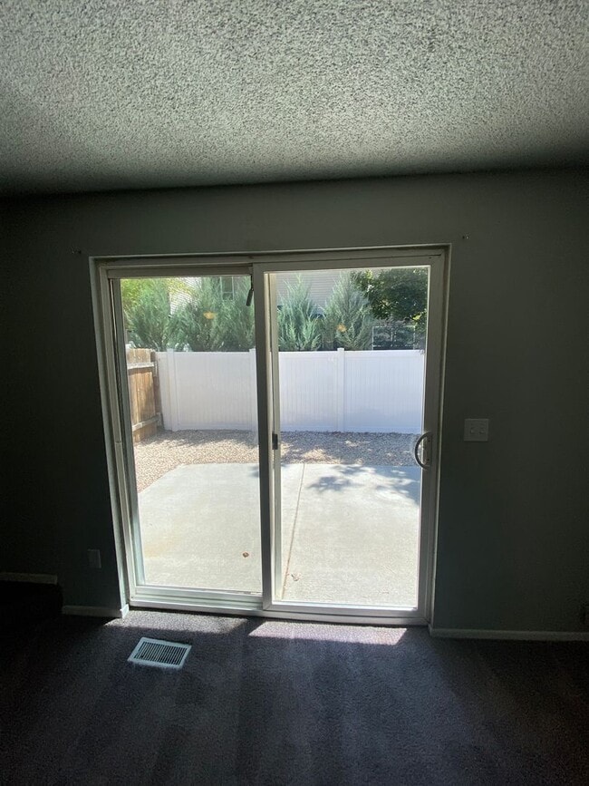 Building Photo - Ready first of June / 3 bedroom 2 bathroom...
