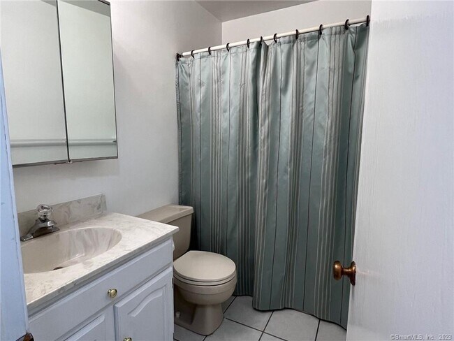 Building Photo - 7 Eden Ct