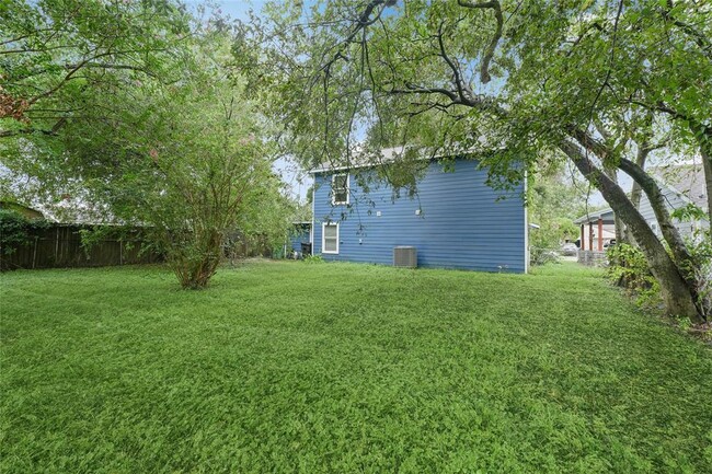 Building Photo - 3806 Luca St