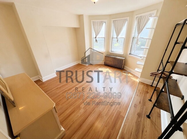 Building Photo - 4747 N Mascher St