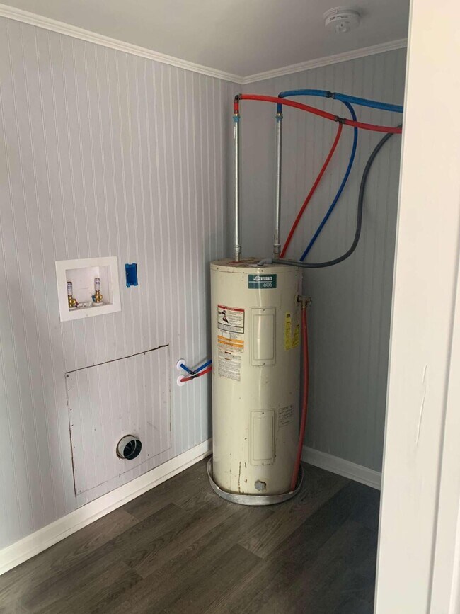 Building Photo - 2 Georgia Ave