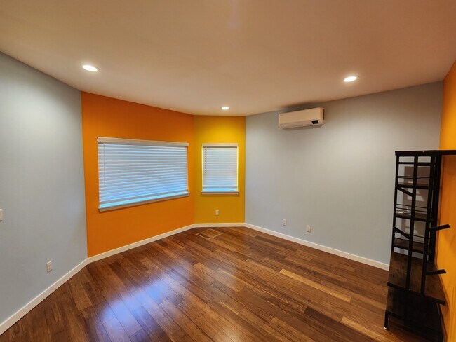 Bonus room or office - 958 152nd St E