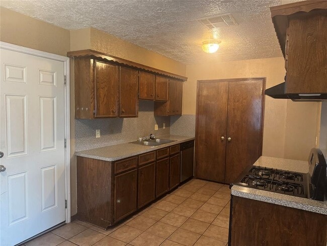 Building Photo - 4908 Faircrest St
