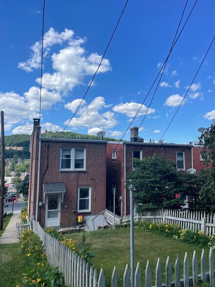 Building Photo - 1524 Fairview St