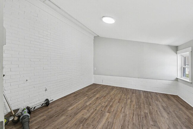 Building Photo - 106 Rahway Rd