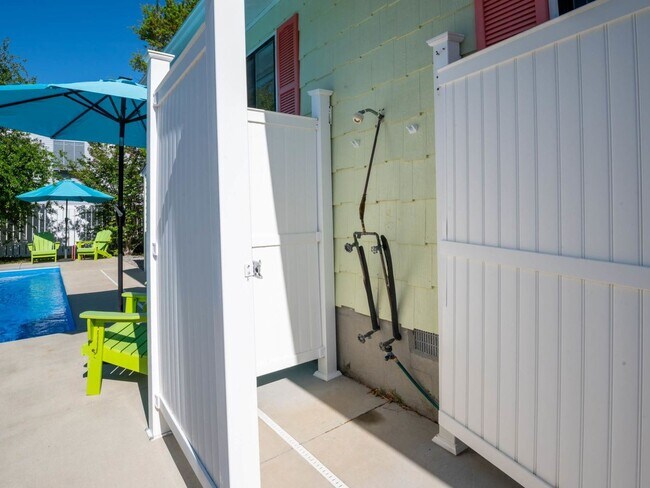 Building Photo - OFF-SEASON MONTHLY BEACH LIVING AWAITS!