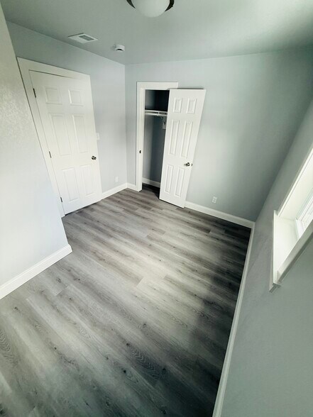 Building Photo - 1713 Maple St