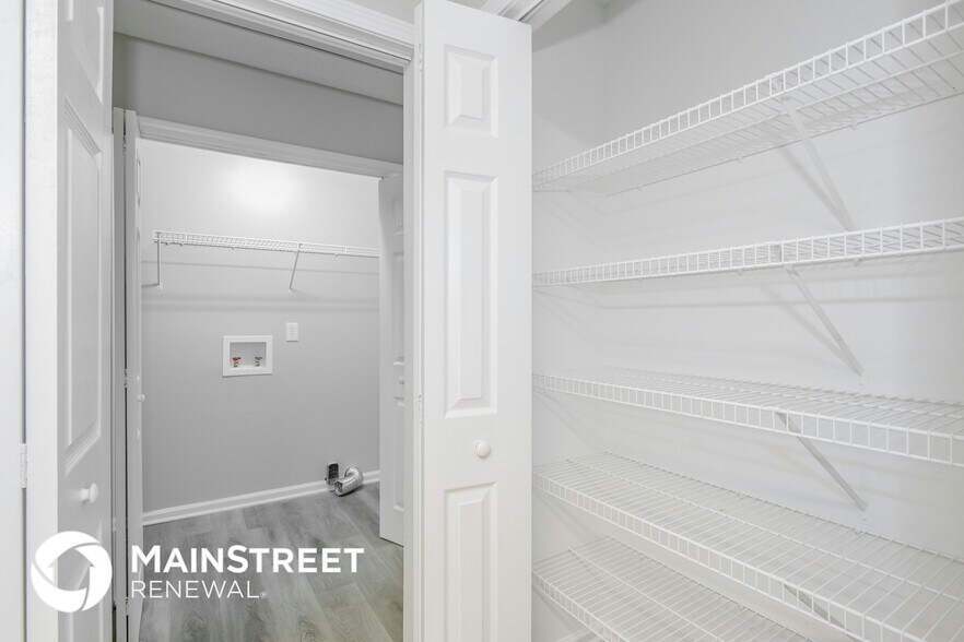 Building Photo - 146 Pratt St