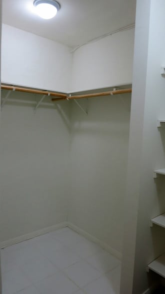 Walk-in big closet. - 3607 Crest Dr