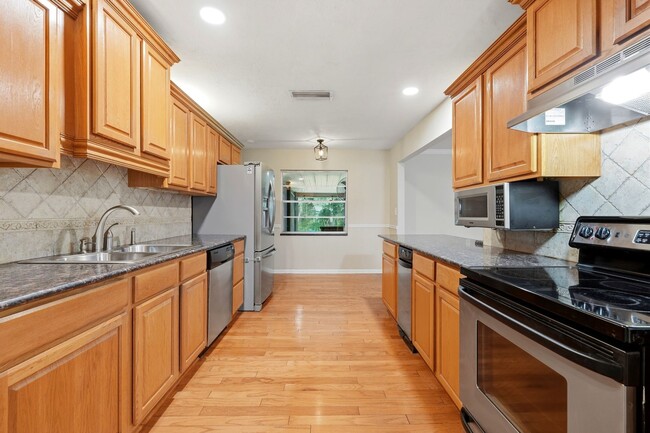 Building Photo - 4731 NW 39th St