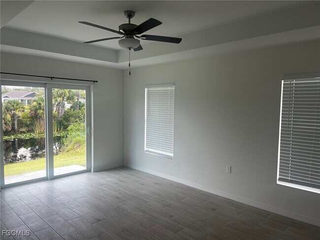 Building Photo - 1049 NE 44th St