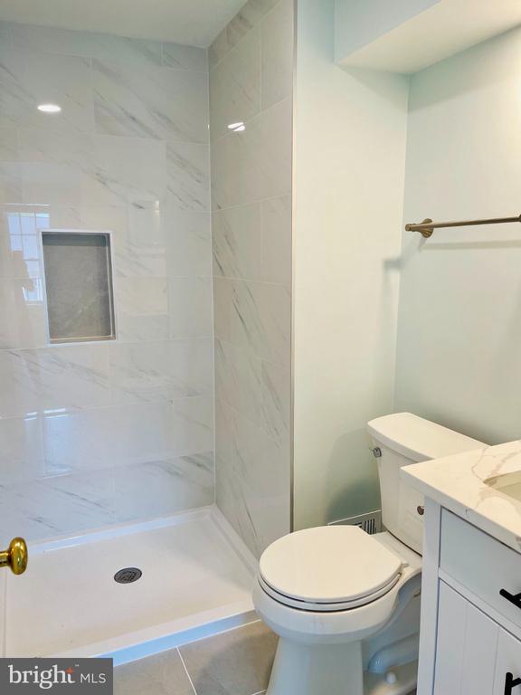 Building Photo - 32 Fendall Ave